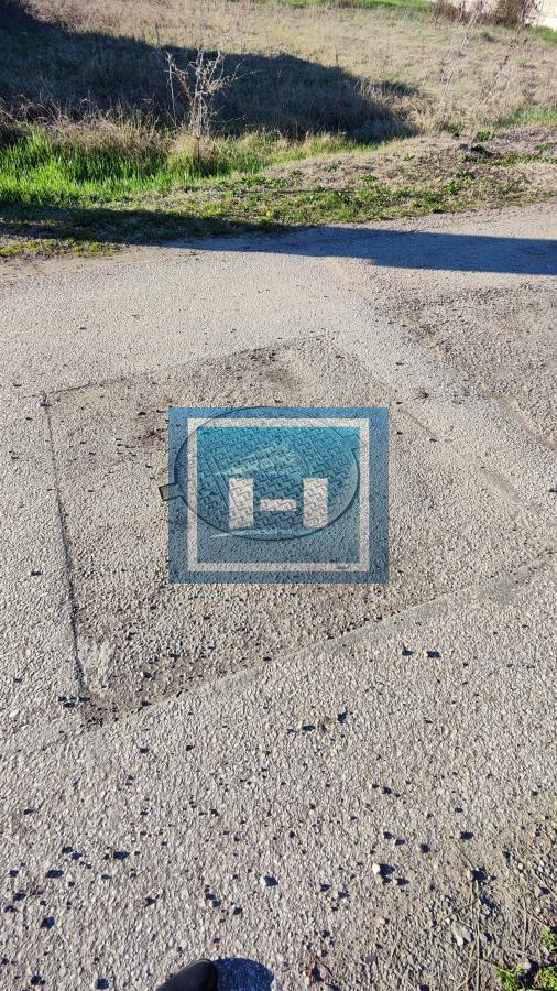 Parcela pogodna za izgradnju kuće sa dostupnim priključcima na gradske mreže 12