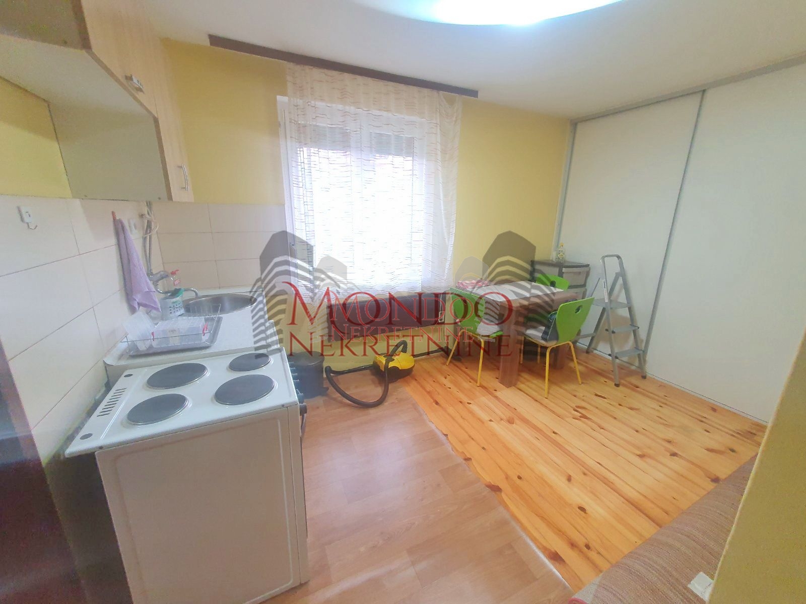 Dvosoban stan na Margeru 4