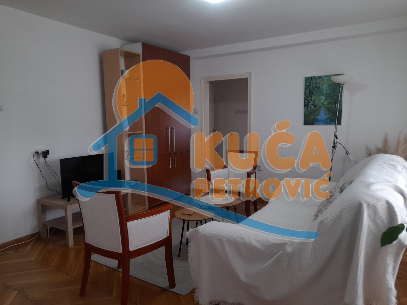 Dvosoban stan, 54 m2, Centar, Nade Tomić ID: i-013741 6