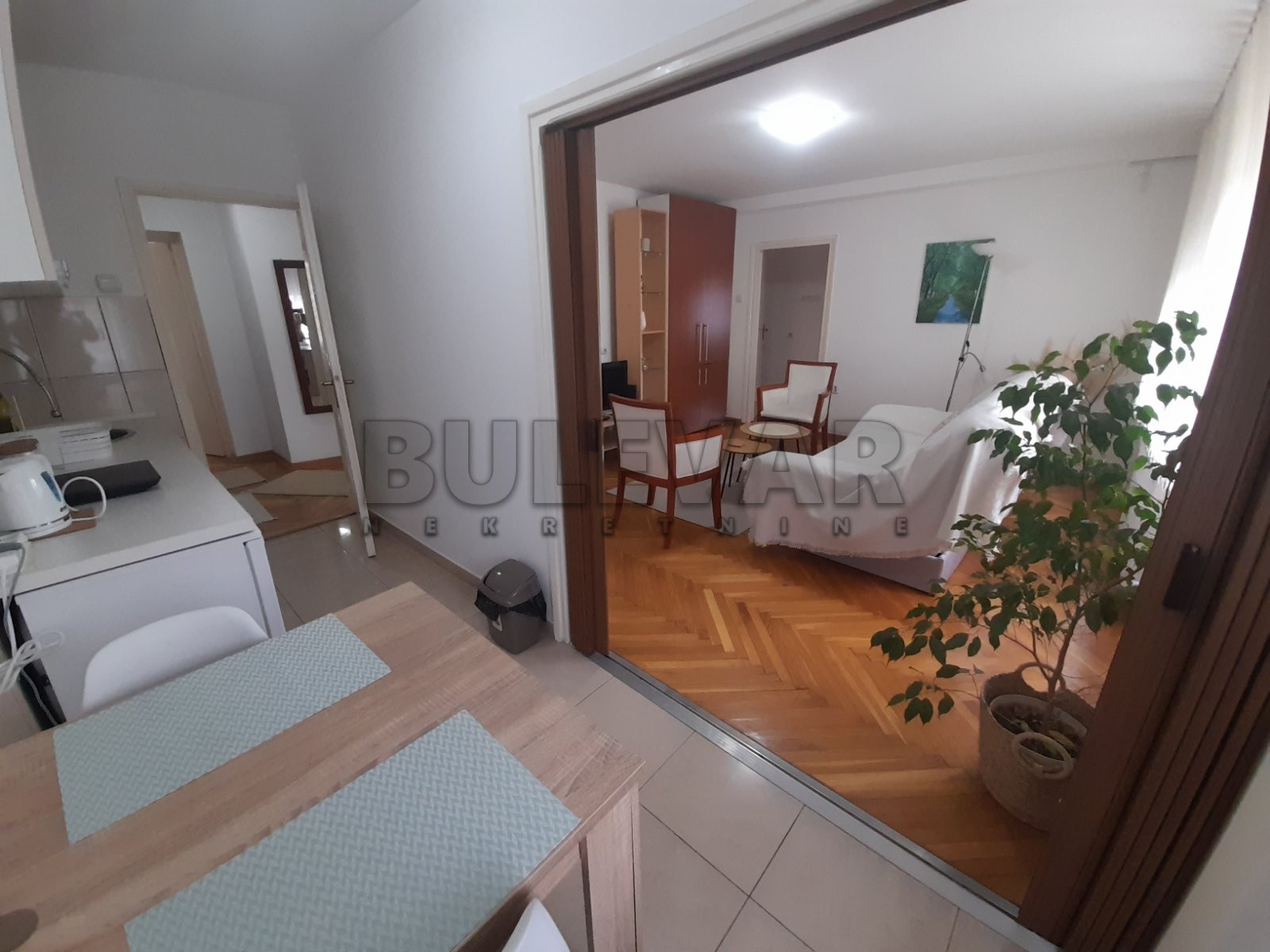 Dvosoban stan, 54 m2, Centar, Nade Tomić ID: i-013741 7