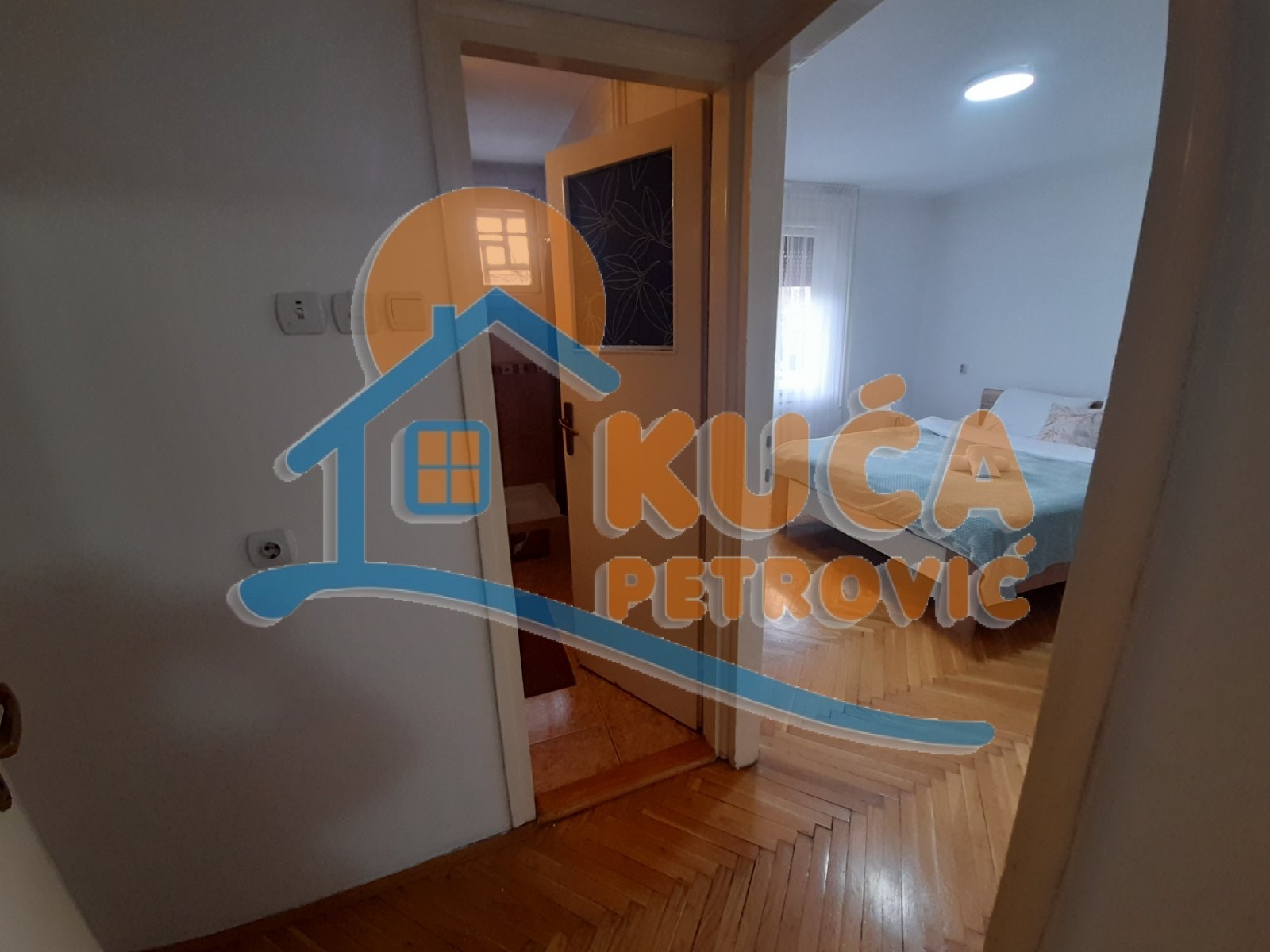 Dvosoban stan, 54 m2, Centar, Nade Tomić ID: i-013741 15