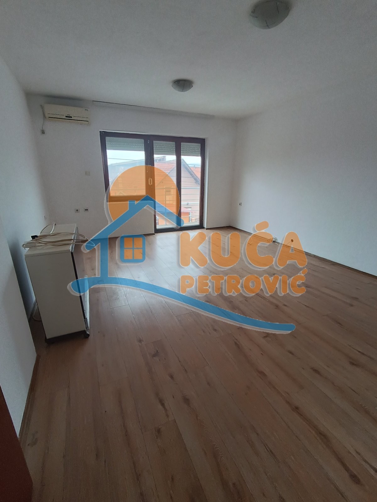 Trosoban stan, 74 m2, Palilula, Velikojastrebačka ID: i-013752 1