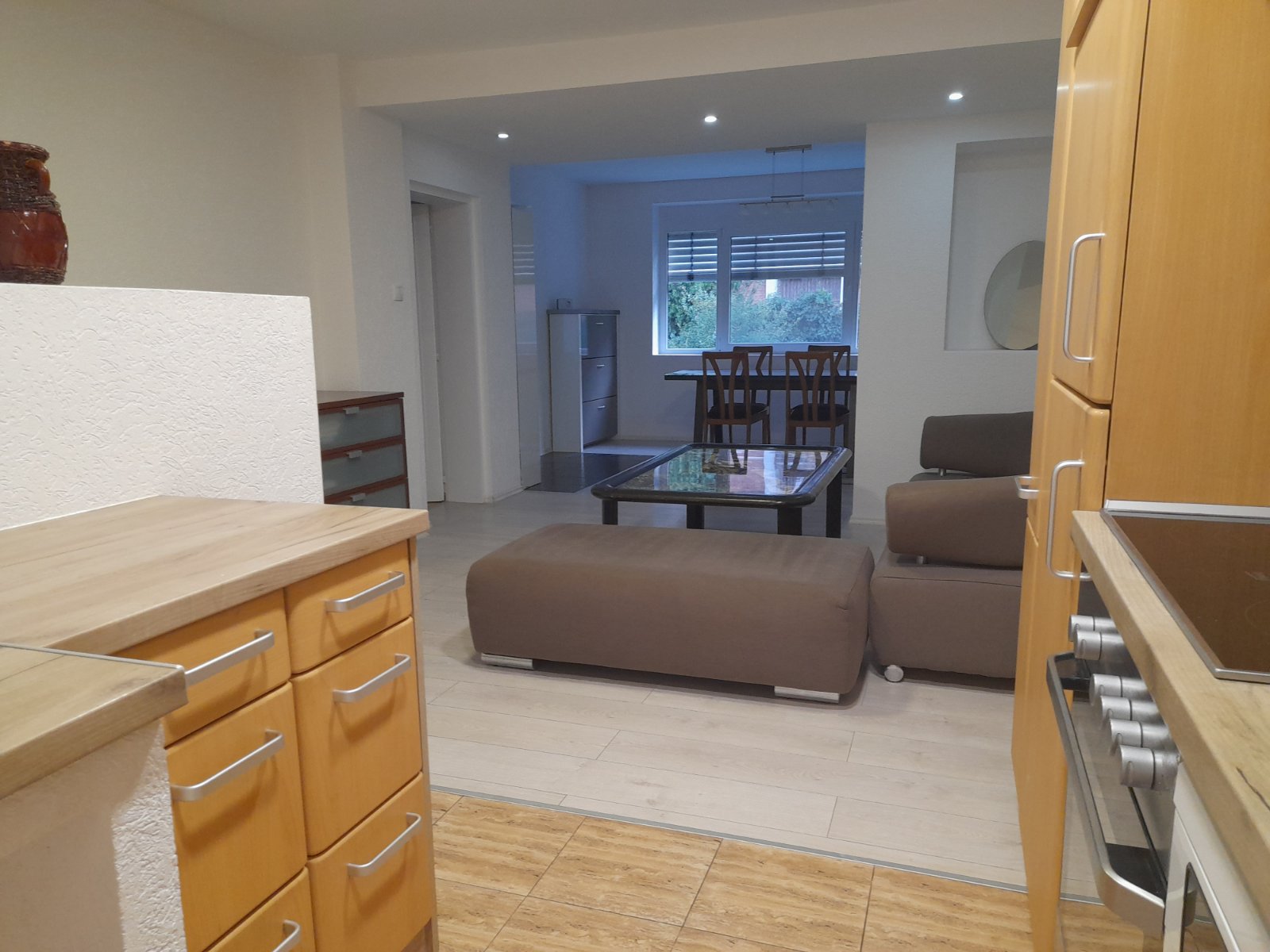 Izdajem kucu u mirnom delu Petrovaradina 2