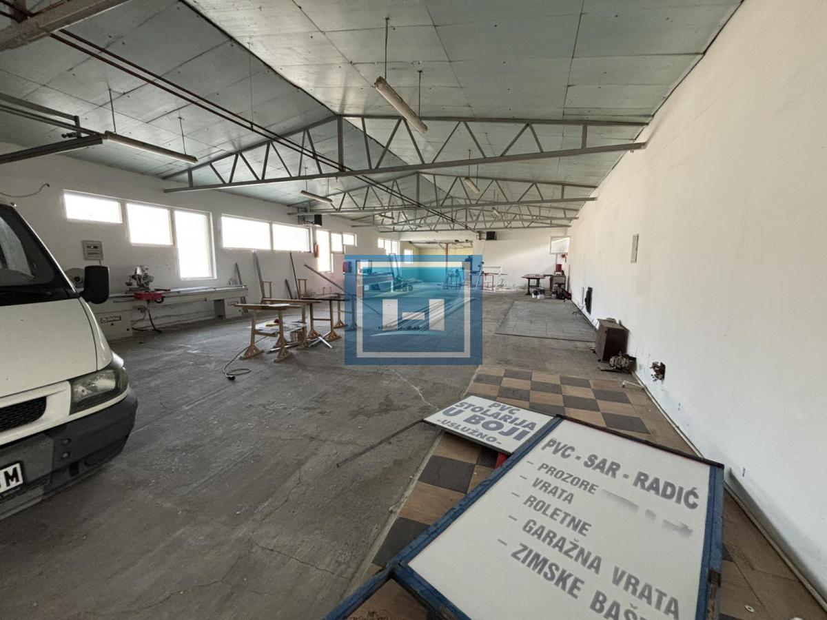Hala 400 m² na placu od 36 ari – odlična investicija u Ribaru 1