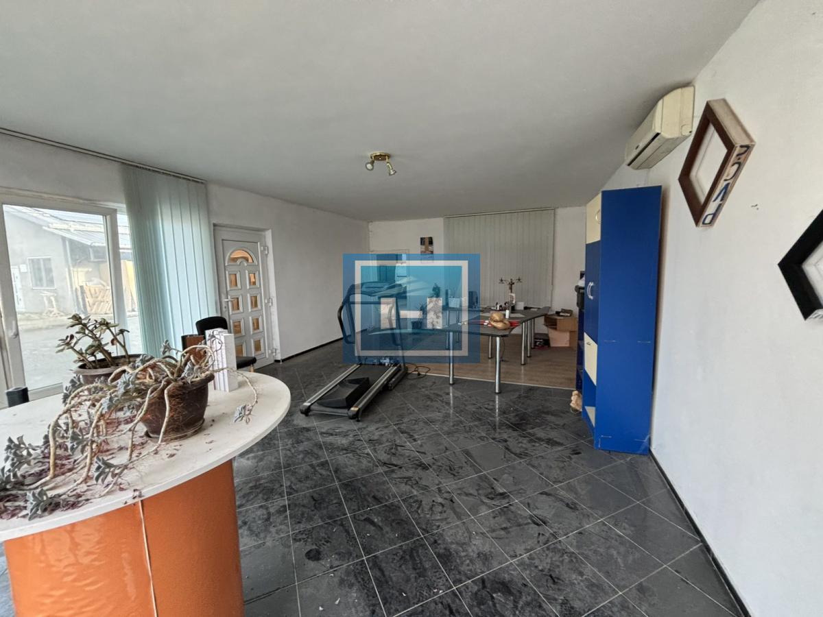 Hala 400 m² na placu od 36 ari – odlična investicija u Ribaru 6