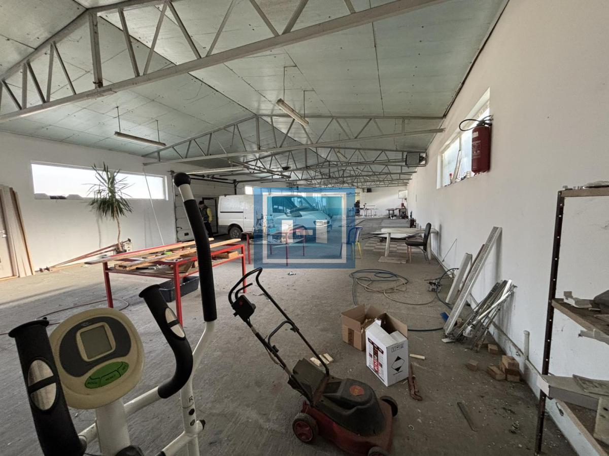 Hala 400 m² na placu od 36 ari – odlična investicija u Ribaru 7