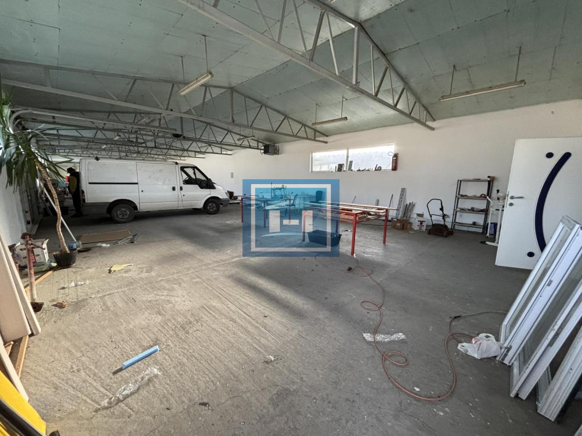 Hala 400 m² na placu od 36 ari – odlična investicija u Ribaru 2