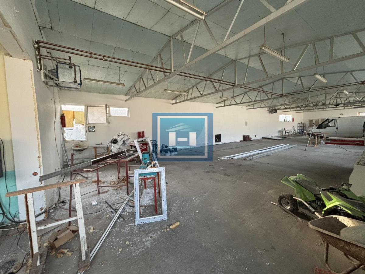 Hala 400 m² na placu od 36 ari – odlična investicija u Ribaru 3