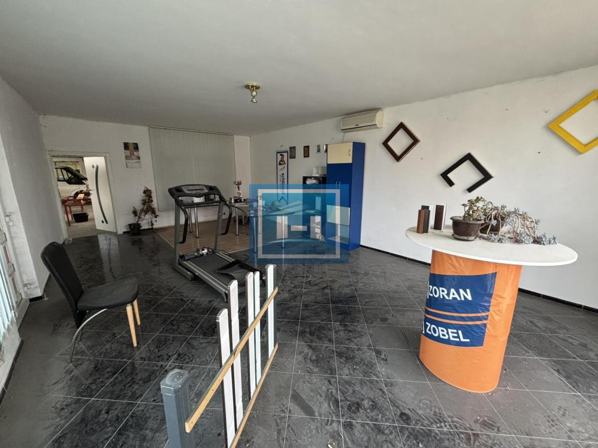 Hala 400 m² na placu od 36 ari – odlična investicija u Ribaru 4