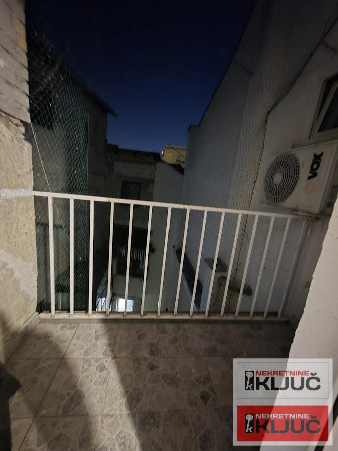 KOD IZVRŠNOG VEĆA, 40m2, Jednoiposoban, Namešten 12