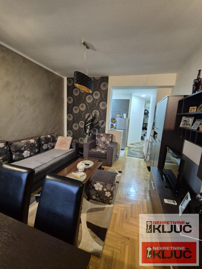 KOD IZVRŠNOG VEĆA, 40m2, Jednoiposoban, Namešten 2