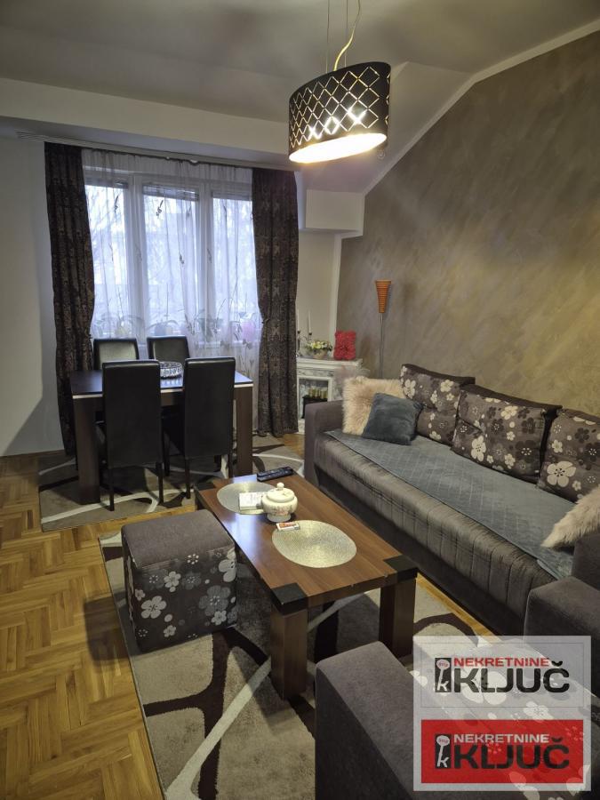 KOD IZVRŠNOG VEĆA, 40m2, Jednoiposoban, Namešten 3