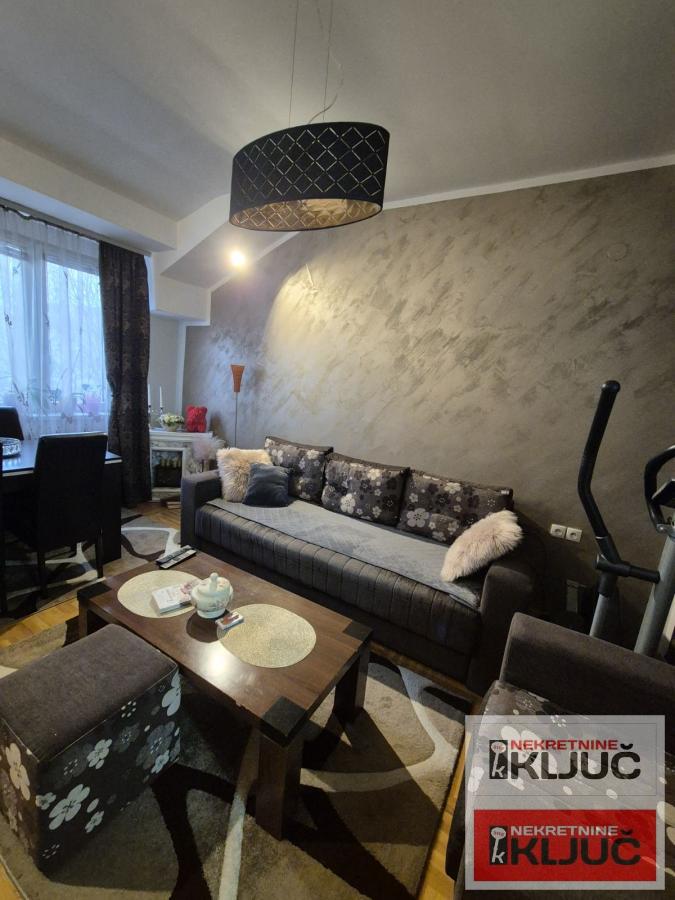 KOD IZVRŠNOG VEĆA, 40m2, Jednoiposoban, Namešten 4