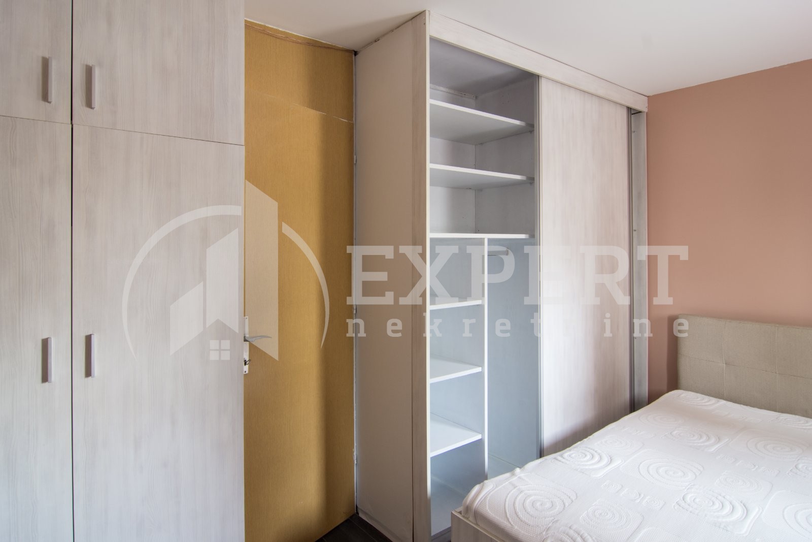 Dvosoban stan, 47 m2, Centar, Nade Tomić ID: i-02019 21