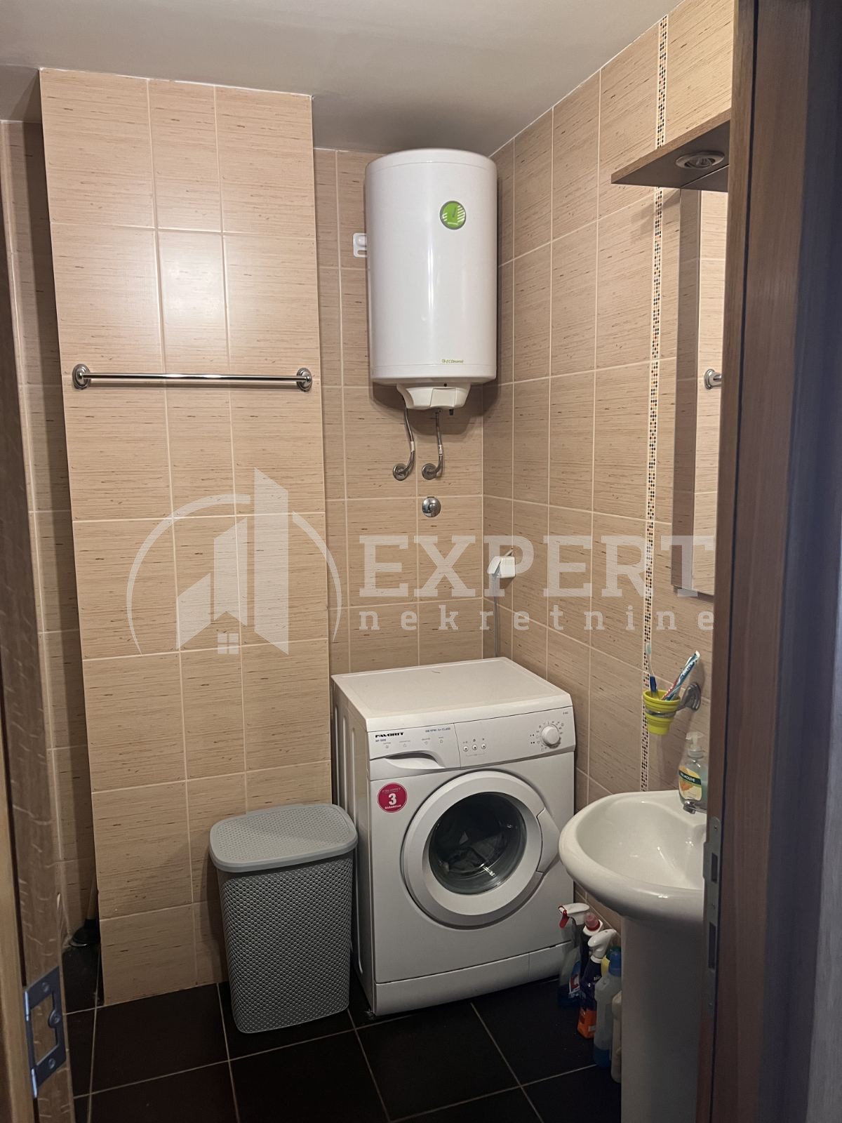 Jednosoban stan, 40 m2, Centar, Milorada Veljkovića Špaje ID: i-09449 7