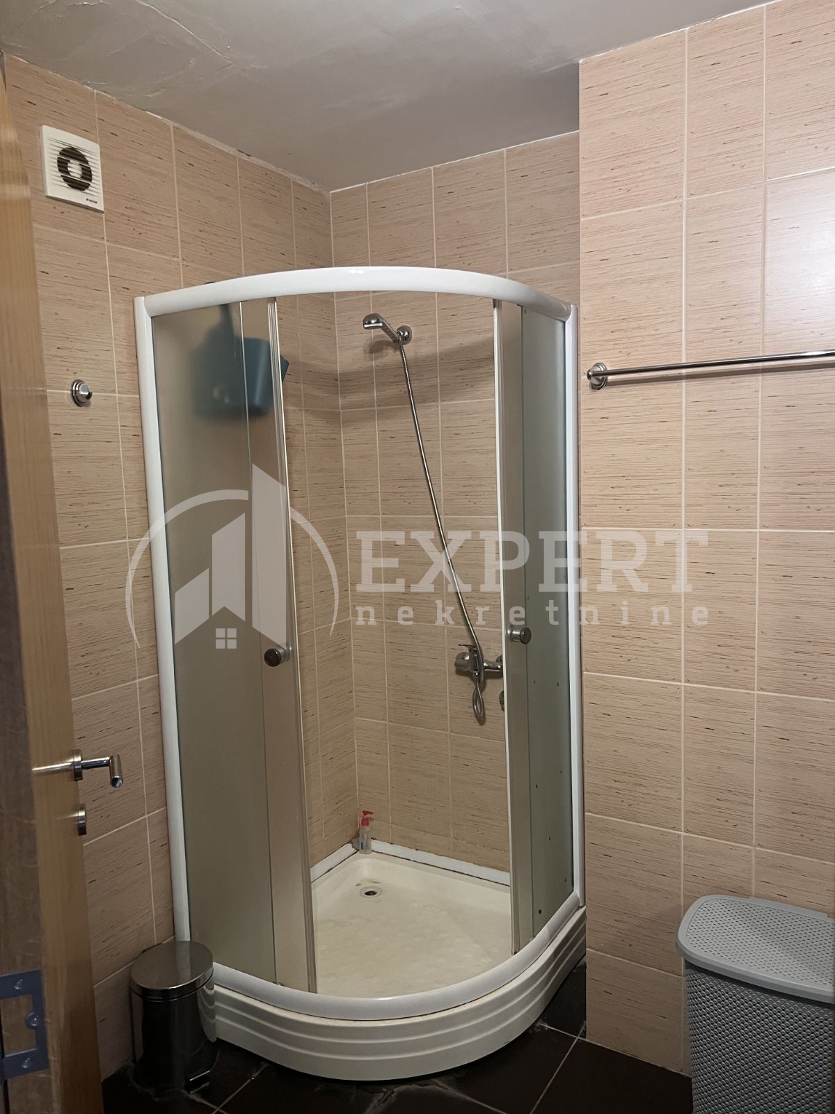 Jednosoban stan, 40 m2, Centar, Milorada Veljkovića Špaje ID: i-09449 8