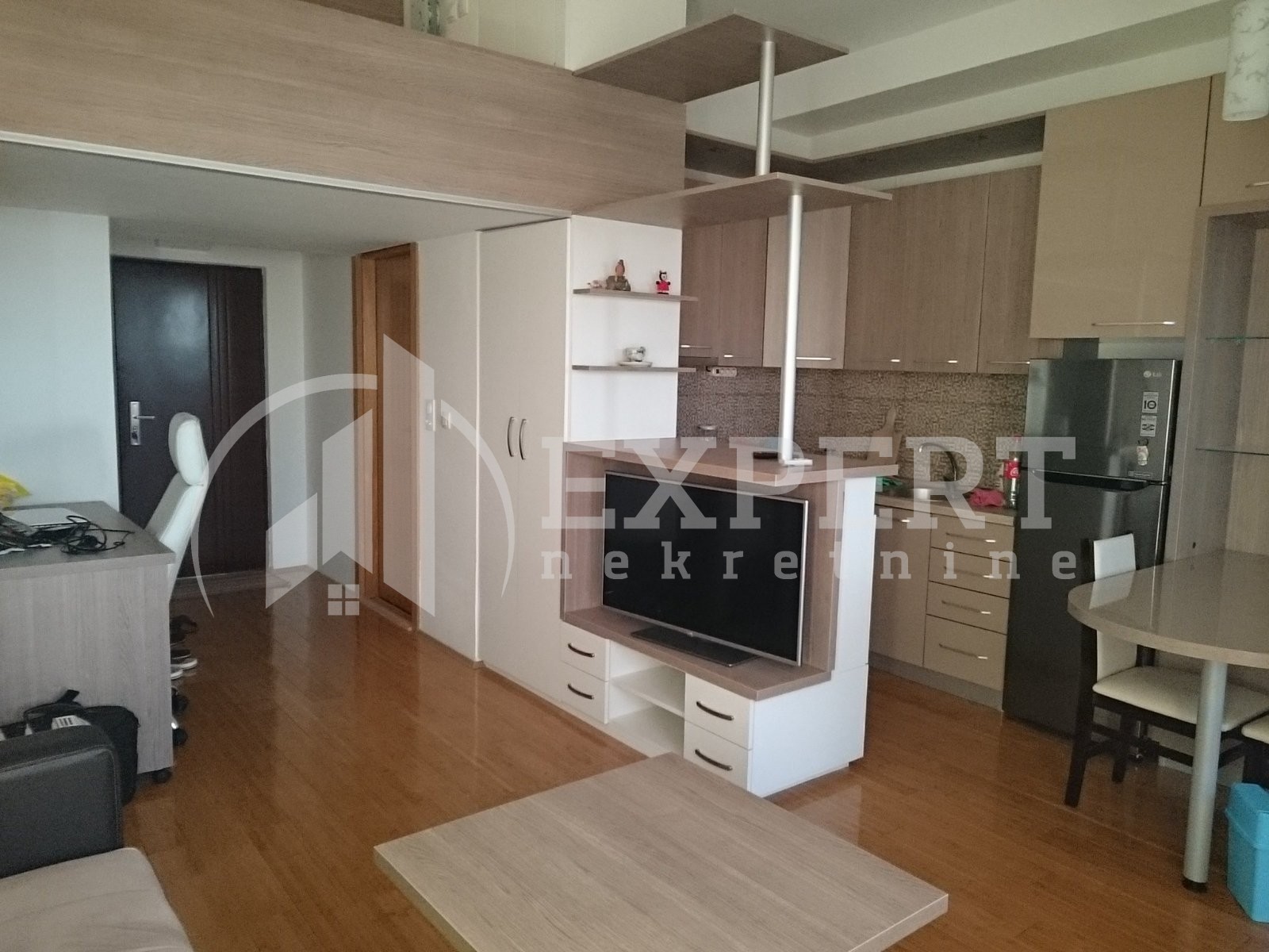 Jednosoban stan, 40 m2, Centar, Milorada Veljkovića Špaje ID: i-09449 3