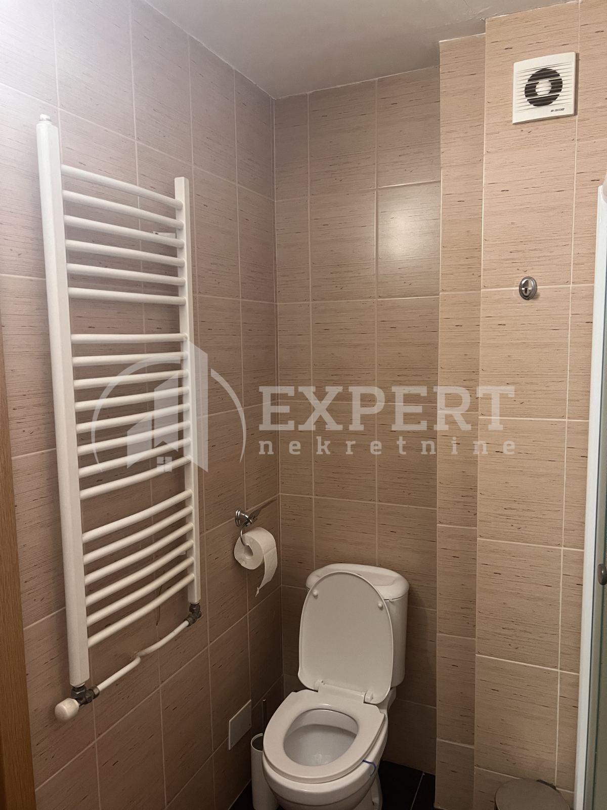 Jednosoban stan, 40 m2, Centar, Milorada Veljkovića Špaje ID: i-09449 6