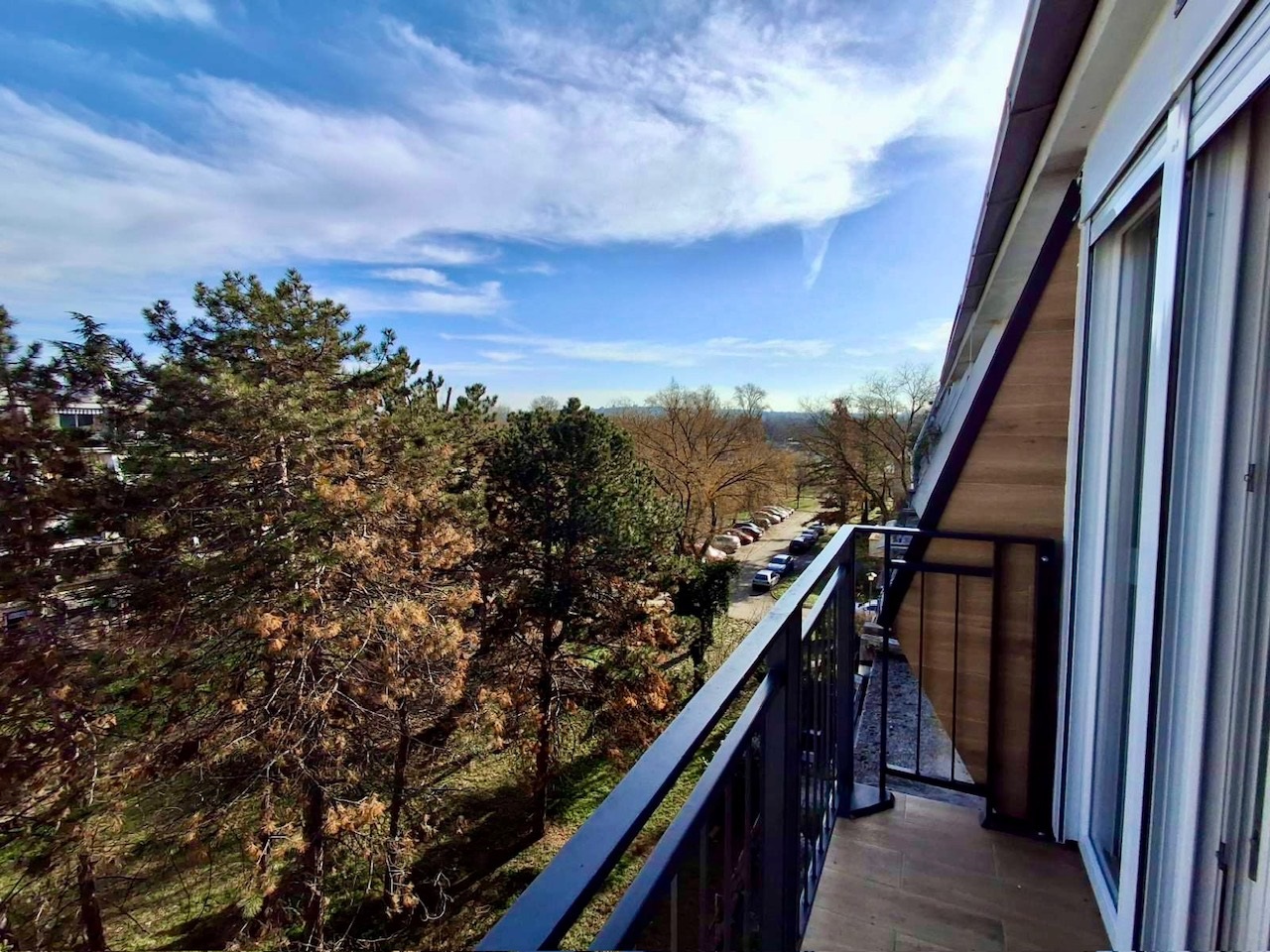 Renoviran 2 0 stan u Bloku 45  Nehruova  66m2 5