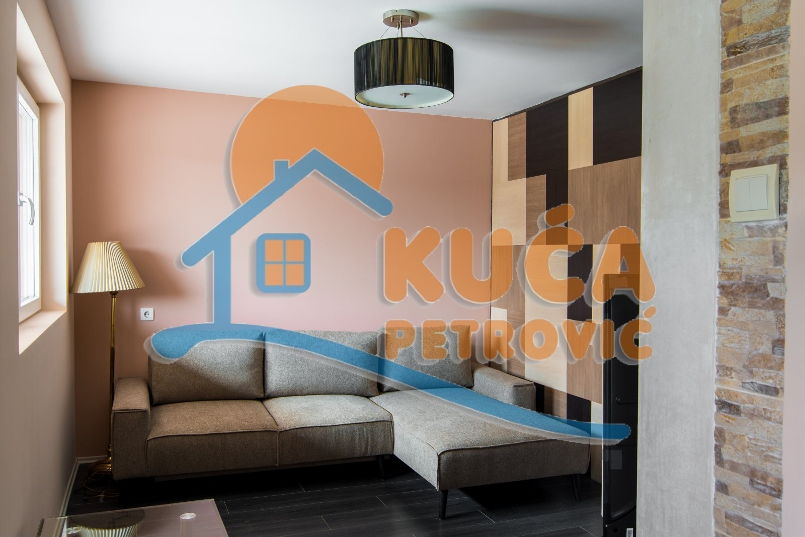 Dvosoban stan, 47 m2, Centar, Nade Tomić ID: i-02019 3