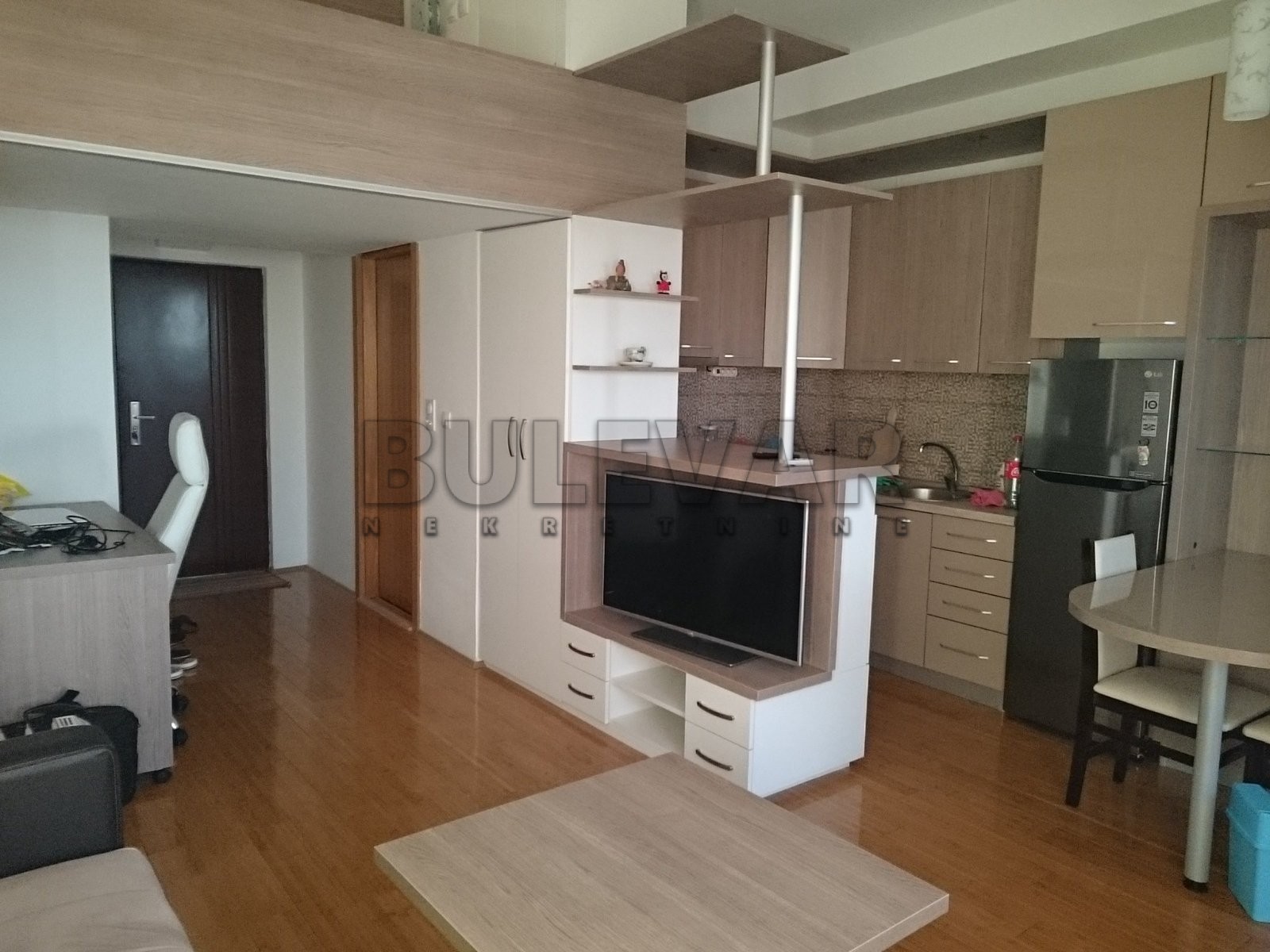 Jednosoban stan, 40 m2, Centar, Milorada Veljkovića Špaje ID: i-09449 3