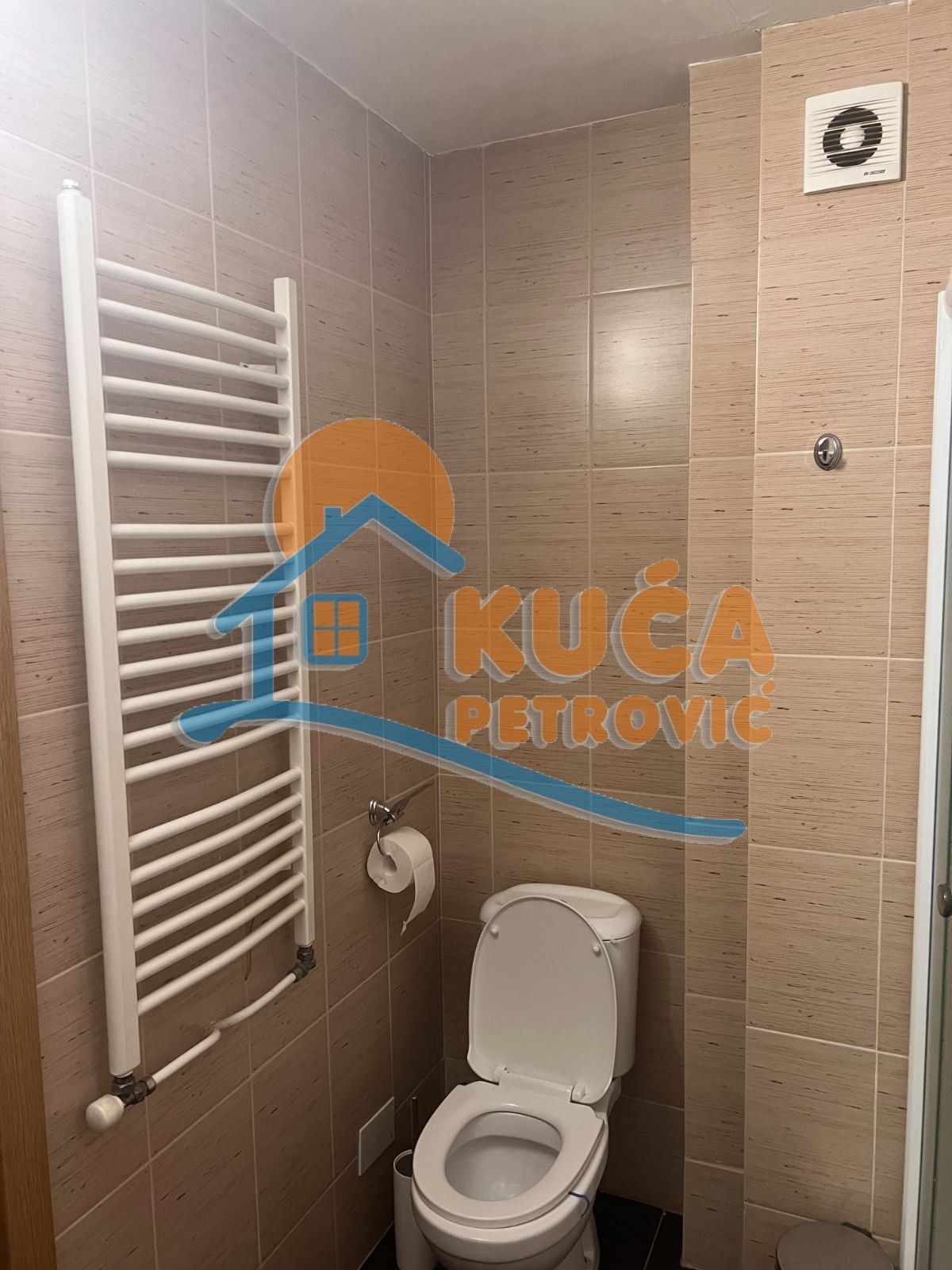 Jednosoban stan, 40 m2, Centar, Milorada Veljkovića Špaje ID: i-09449 6