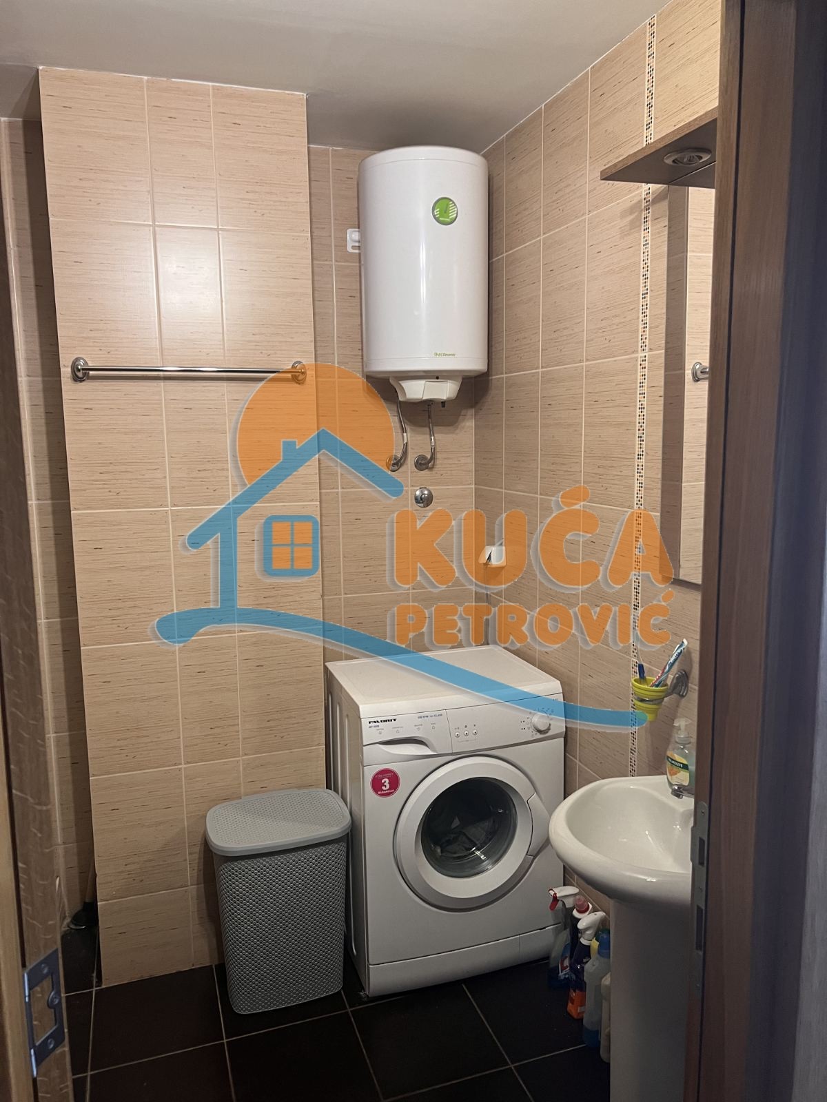 Jednosoban stan, 40 m2, Centar, Milorada Veljkovića Špaje ID: i-09449 7