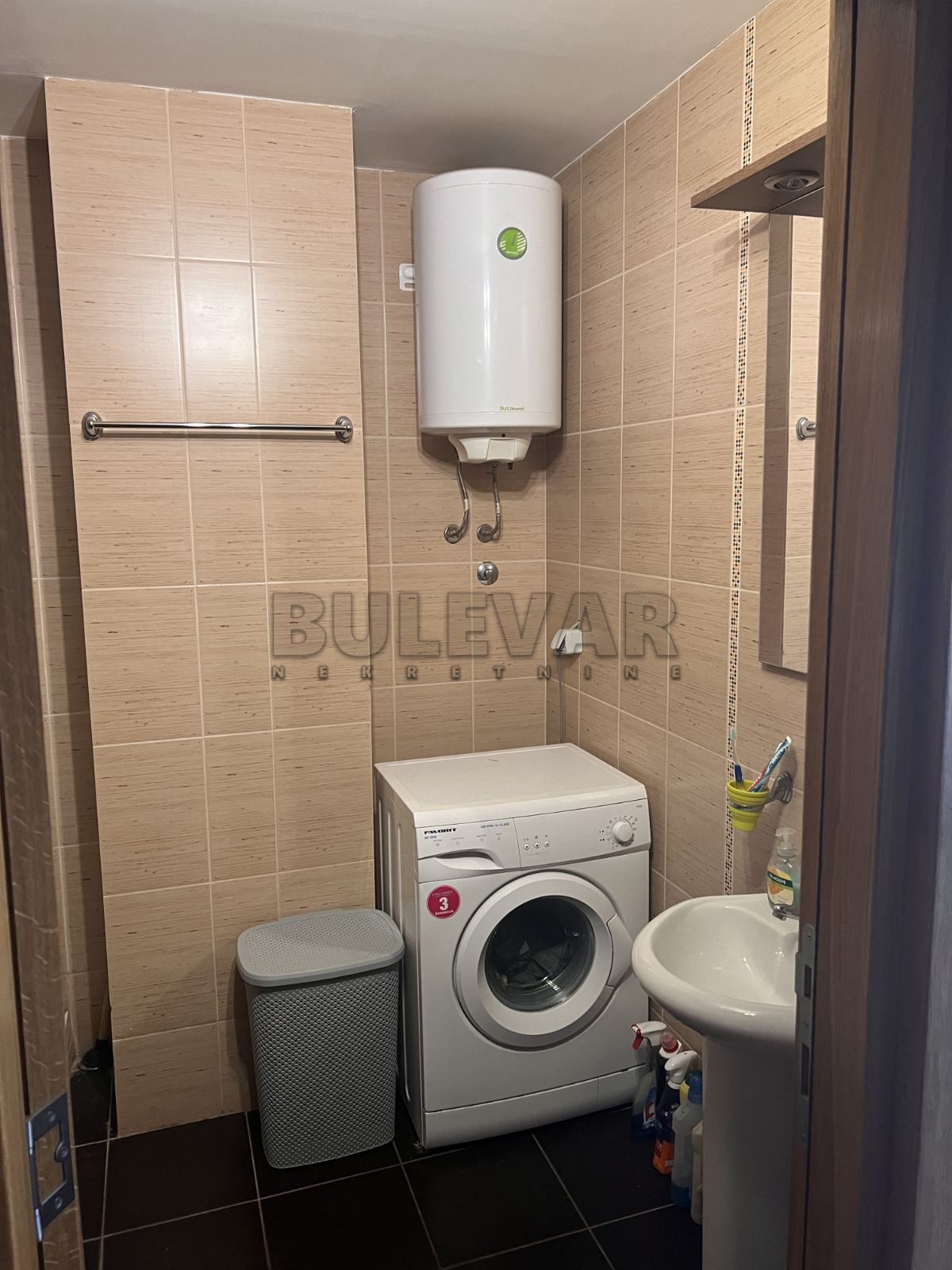 Jednosoban stan, 40 m2, Centar, Milorada Veljkovića Špaje ID: i-09449 7