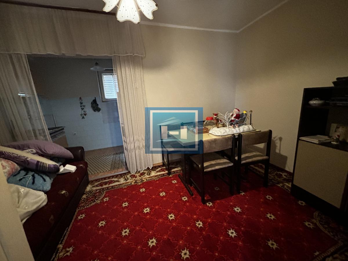 Kompletno seosko domaćinstvo na 7 km od Jagodine 7