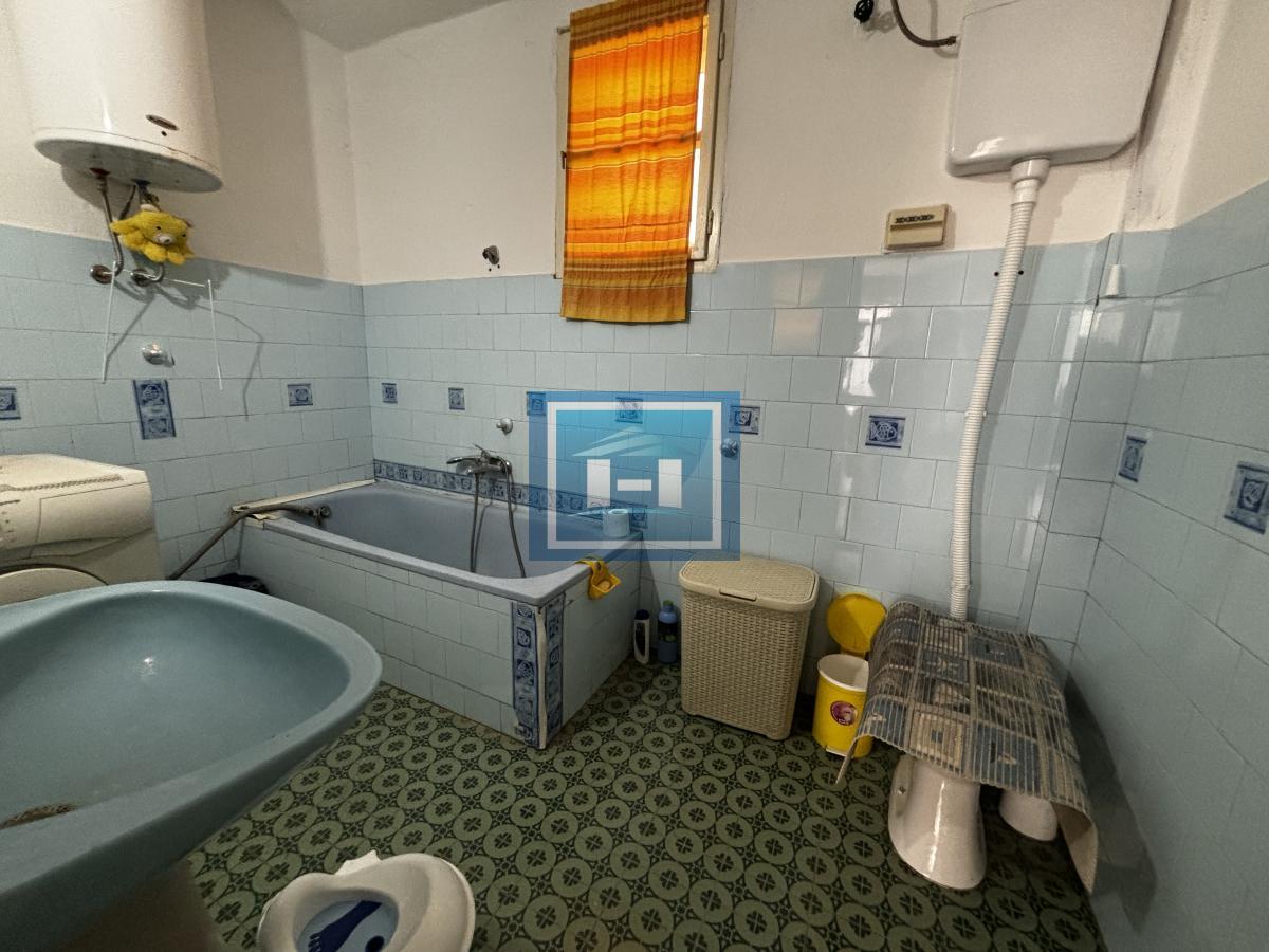 Kompletno seosko domaćinstvo na 7 km od Jagodine 16