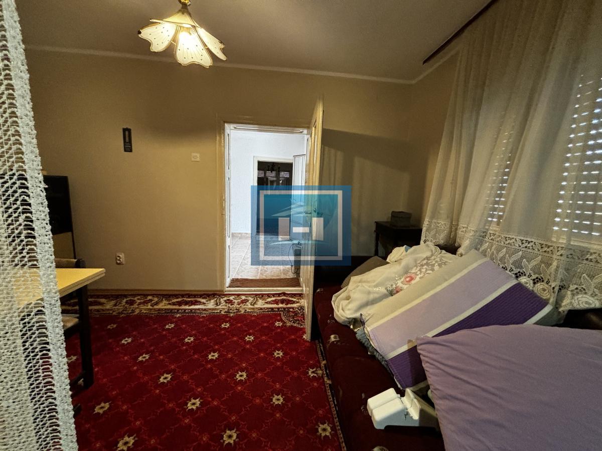 Kompletno seosko domaćinstvo na 7 km od Jagodine 9