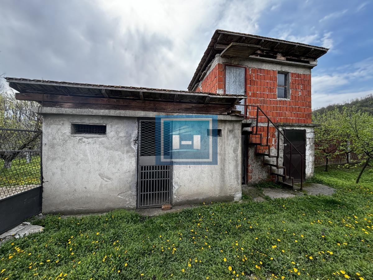 Kompletno seosko domaćinstvo na 7 km od Jagodine 37