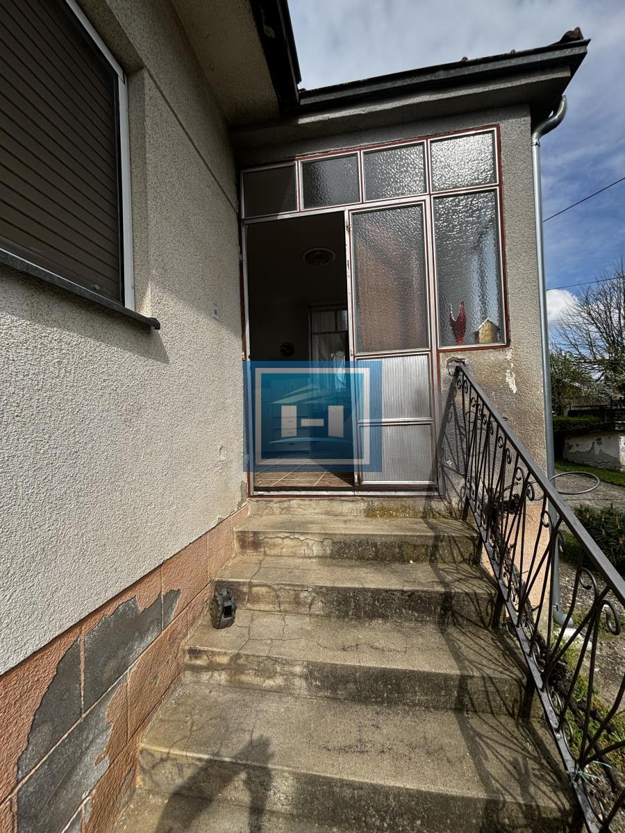 Kompletno seosko domaćinstvo na 7 km od Jagodine 41