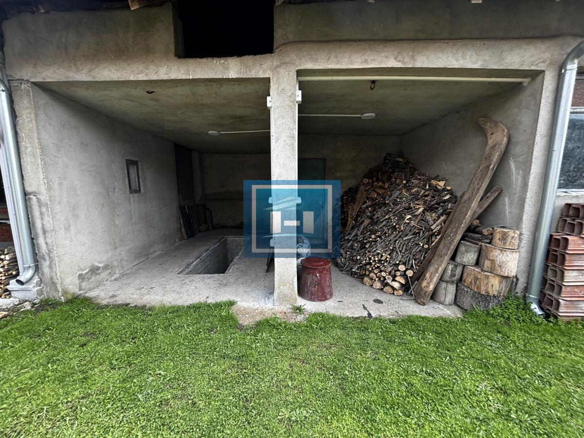 Kompletno seosko domaćinstvo na 7 km od Jagodine 30