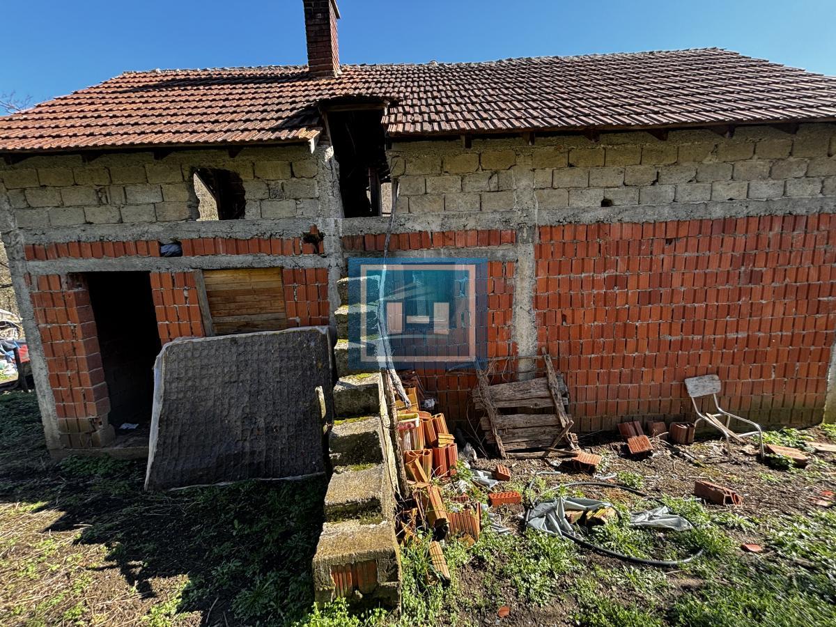 Povoljna kuća u selu Miloševo 14