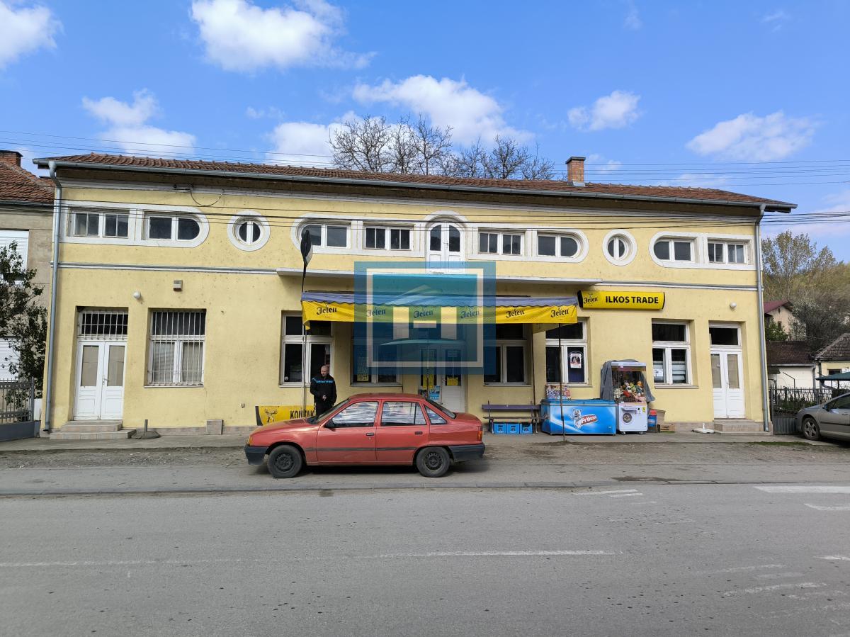 Stambeno-poslovna zgrada u samom centru Jovca 3