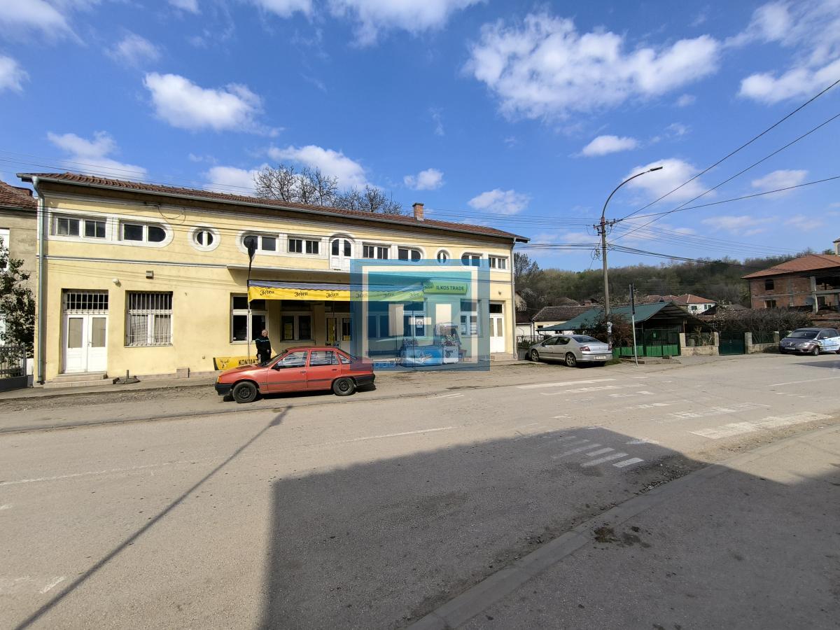 Stambeno-poslovna zgrada u samom centru Jovca 2