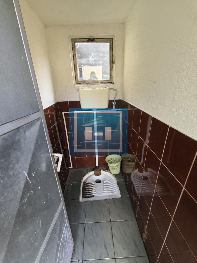 Stambeno-poslovna zgrada u samom centru Jovca 9