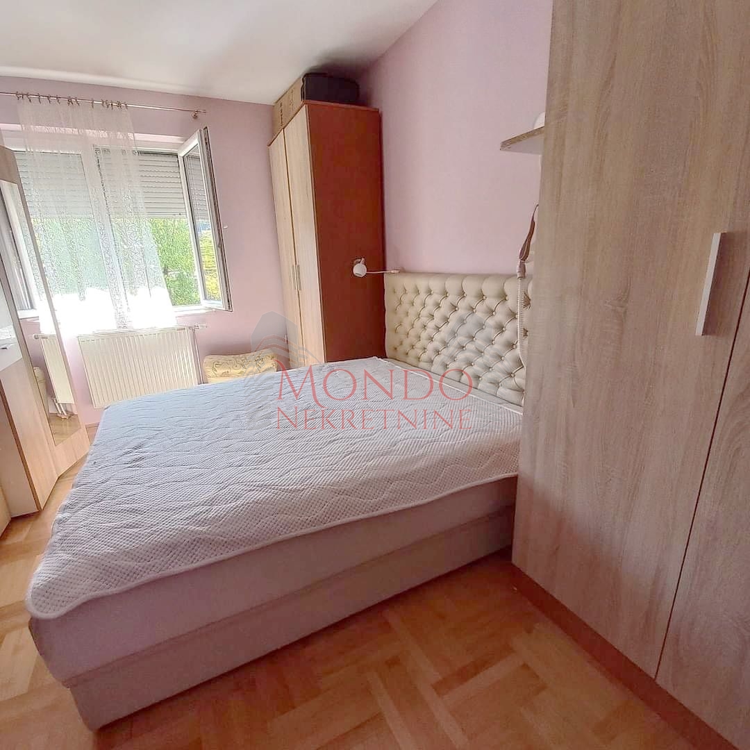 Izdaje se jednoiposoban stan preko puta parka Cair, sa parkingom 6