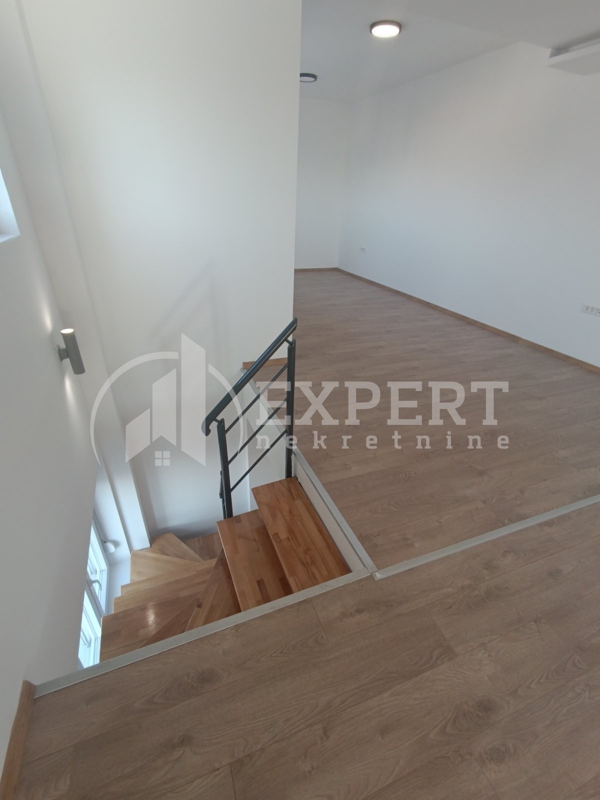 Lokal, 229 m2, Centar, Nade Tomić ID: i-013058 9