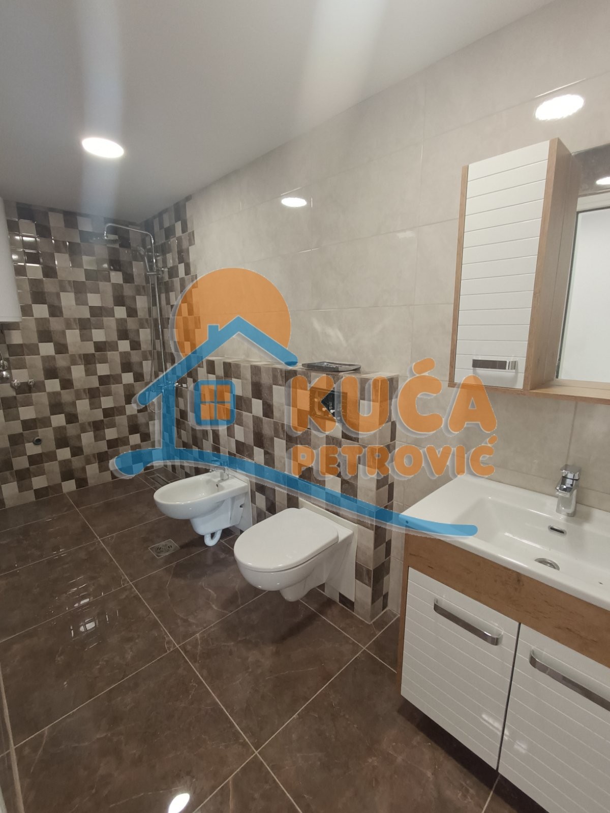 Lokal, 229 m2, Centar, Nade Tomić ID: i-013058 16