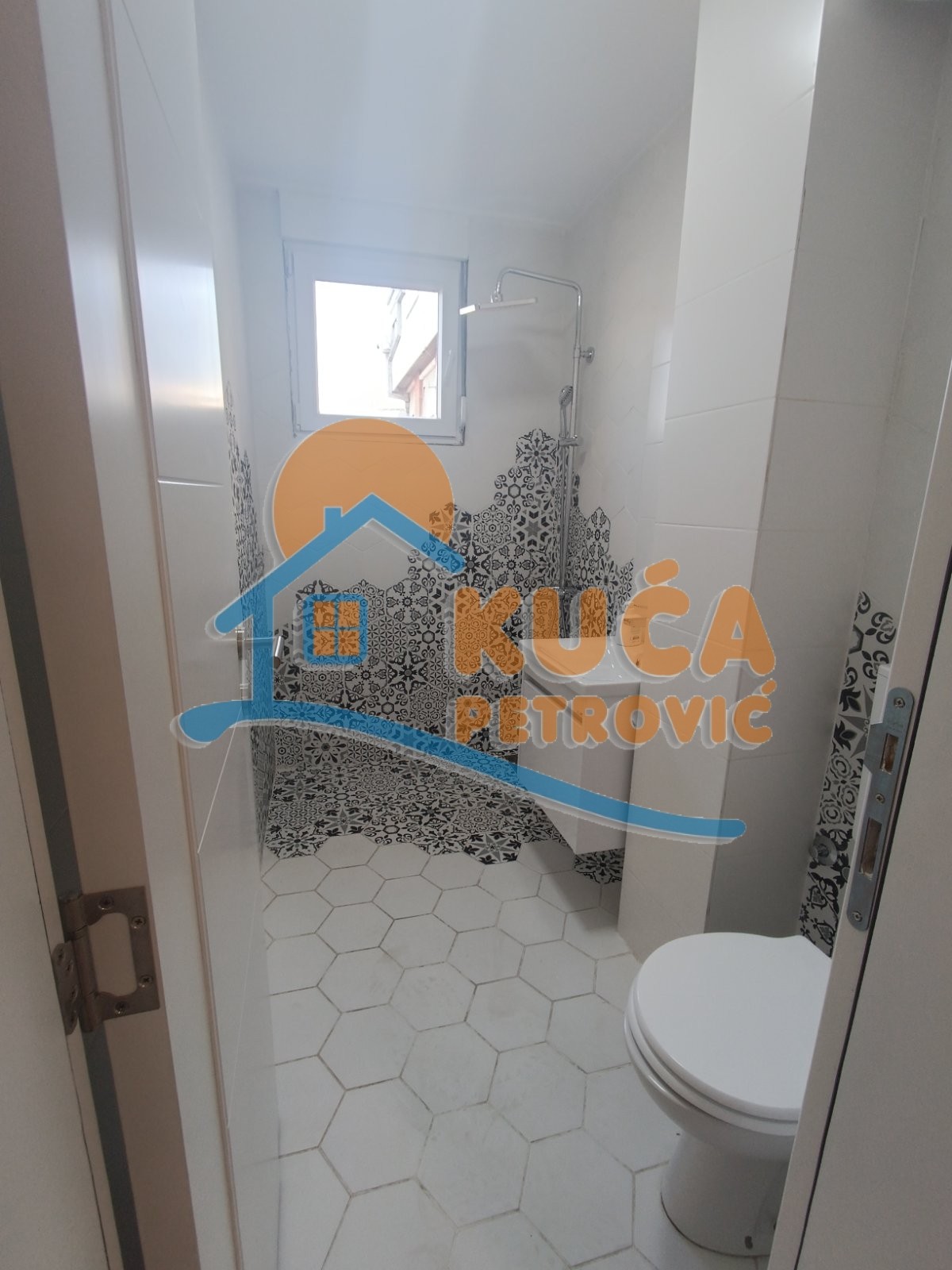 Lokal, 229 m2, Centar, Nade Tomić ID: i-013058 6