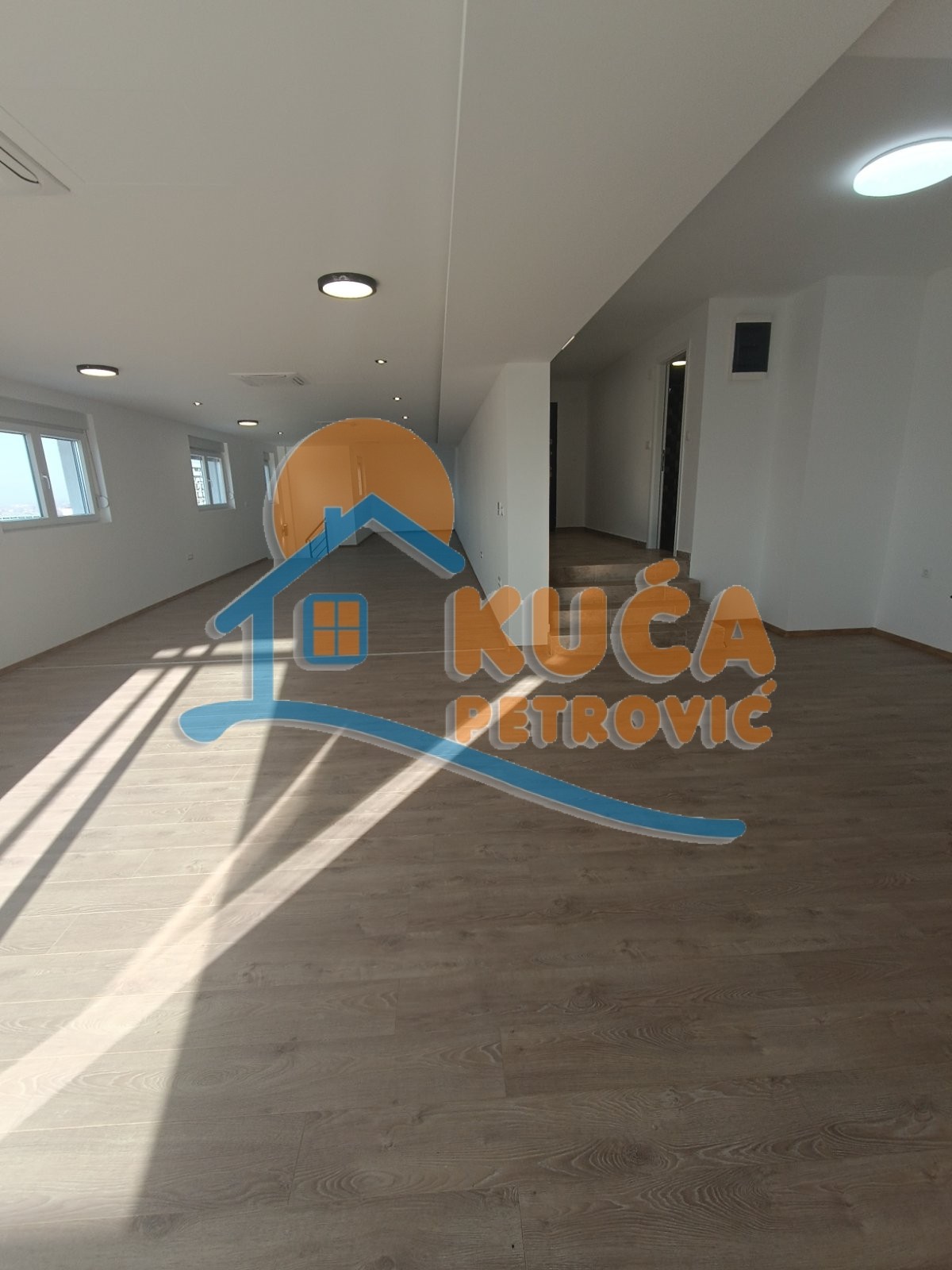 Lokal, 229 m2, Centar, Nade Tomić ID: i-013058 15