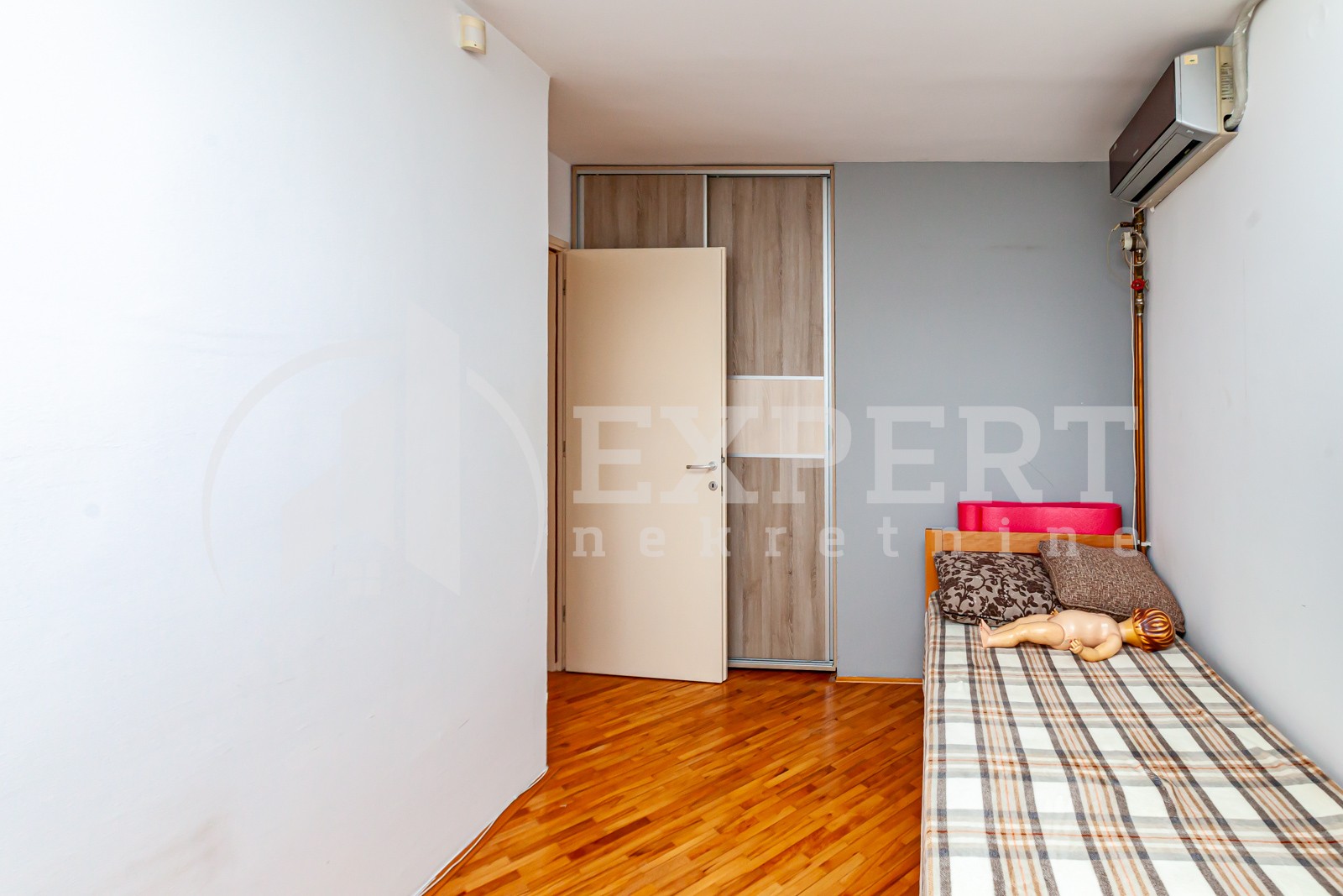 četvorosoban stan, 95 m2, Park Svetog Save, Narodnih heroja ID: p-013805 10