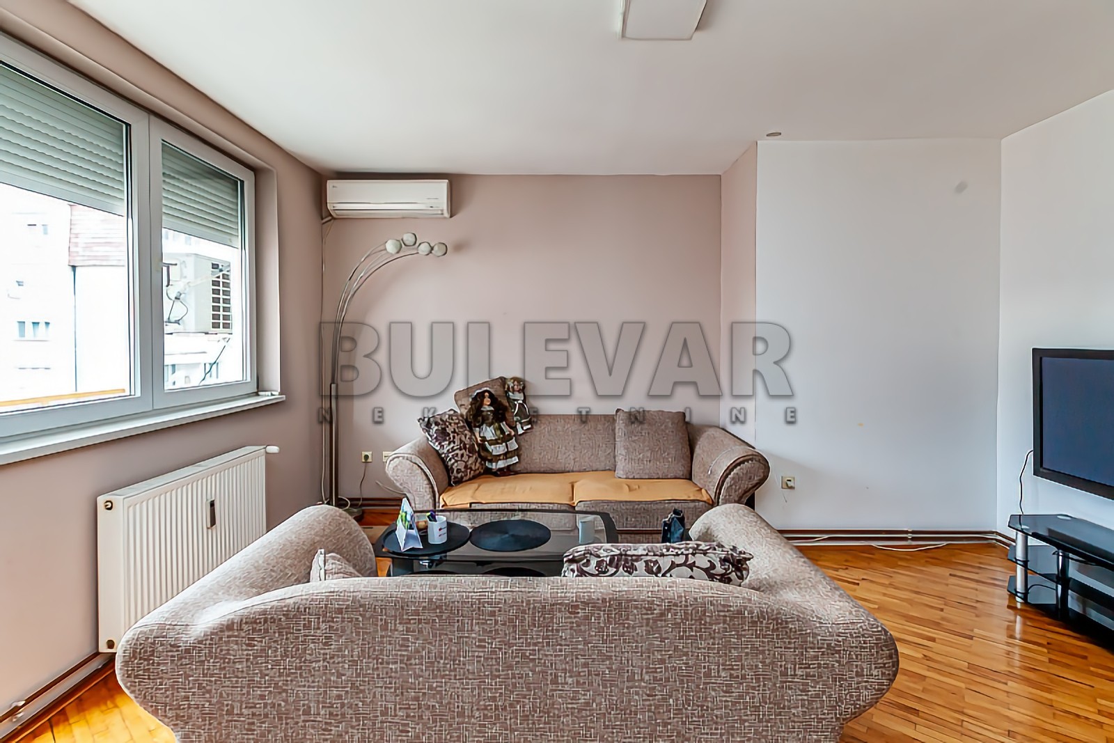 četvorosoban stan, 95 m2, Park Svetog Save, Narodnih heroja ID: p-013805 2