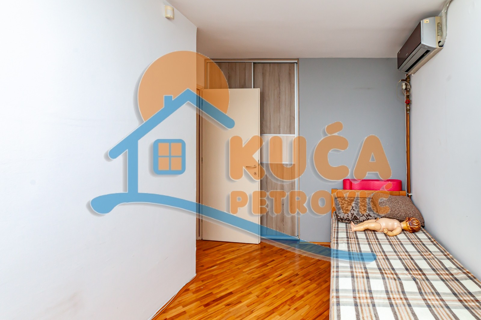 četvorosoban stan, 95 m2, Park Svetog Save, Narodnih heroja ID: p-013805 10