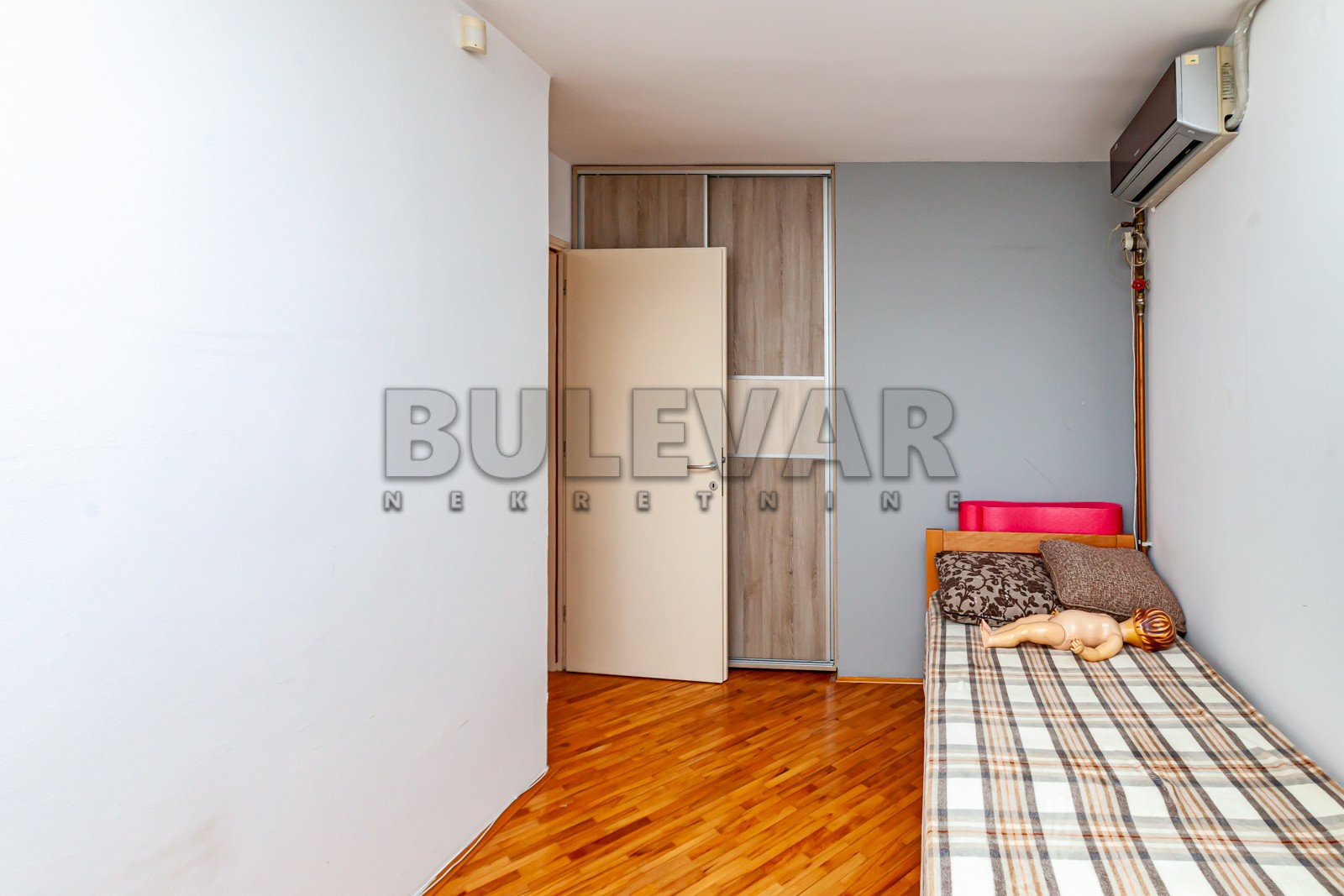 četvorosoban stan, 95 m2, Park Svetog Save, Narodnih heroja ID: p-013805 10