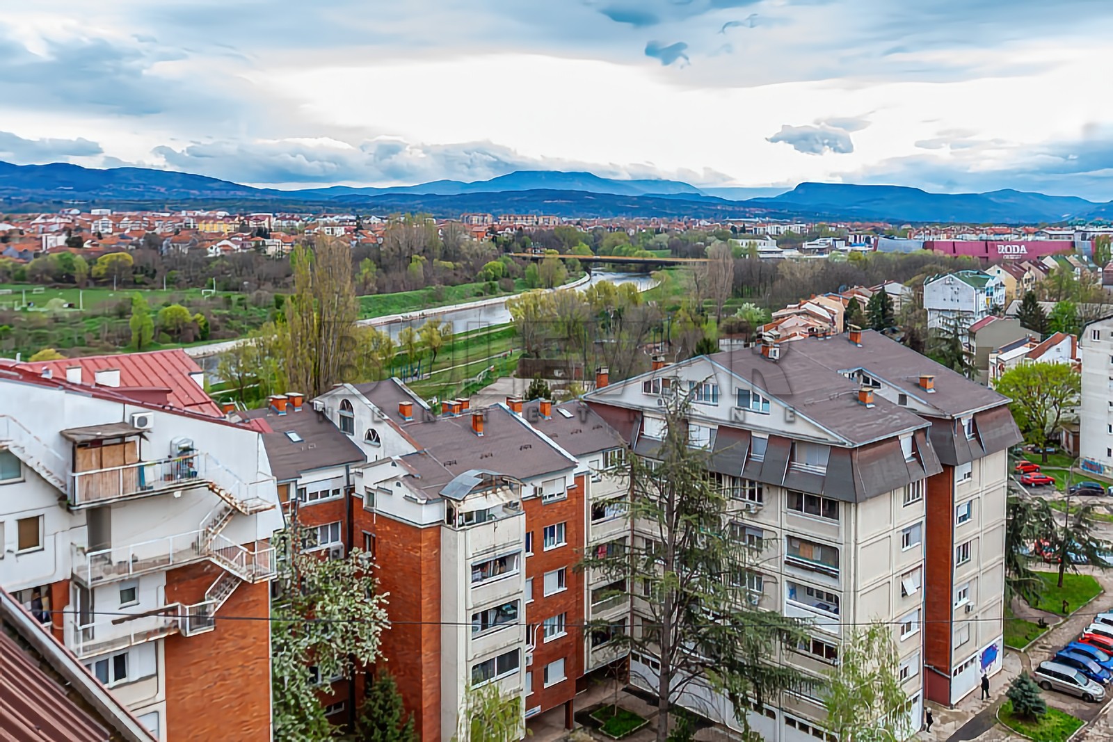 Trosoban stan, 86 m2, Medijana, Blagoja Parovića ID: p-013802 13