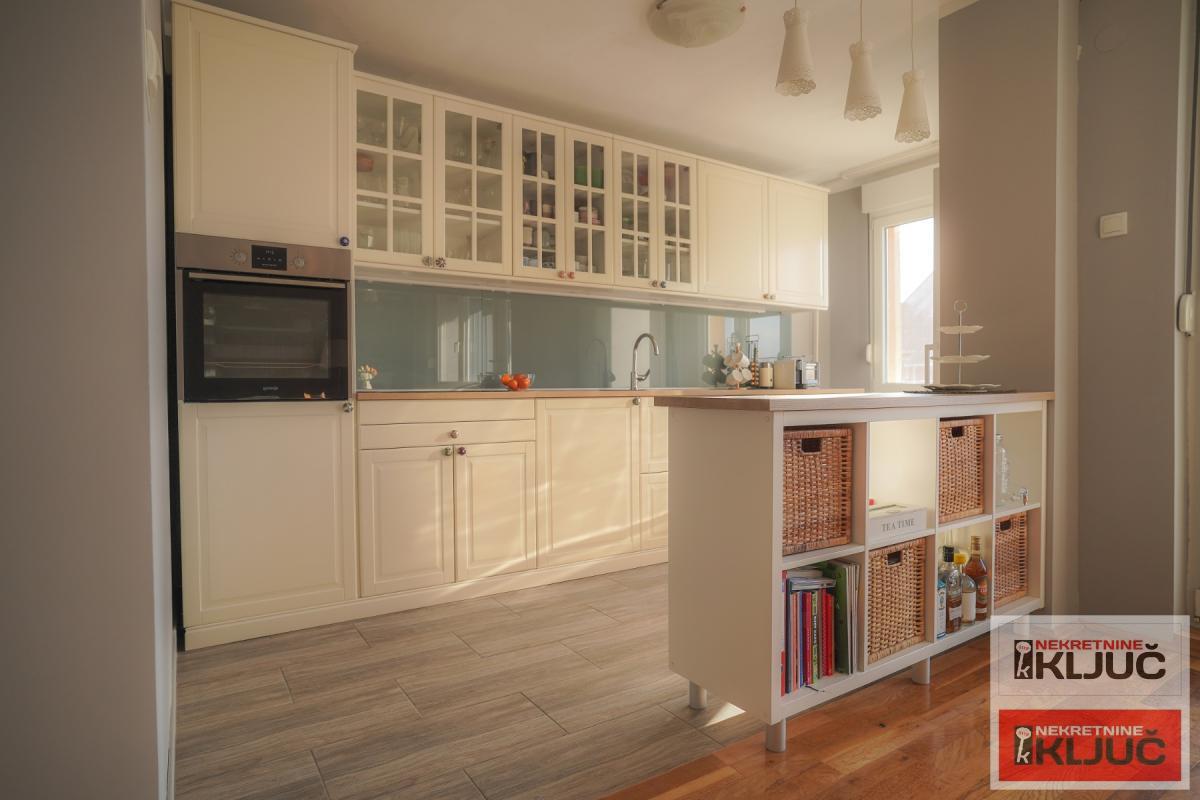 LIMAN 4, Dvoiposoban, 69m2+ Terasa, Renoviran 3