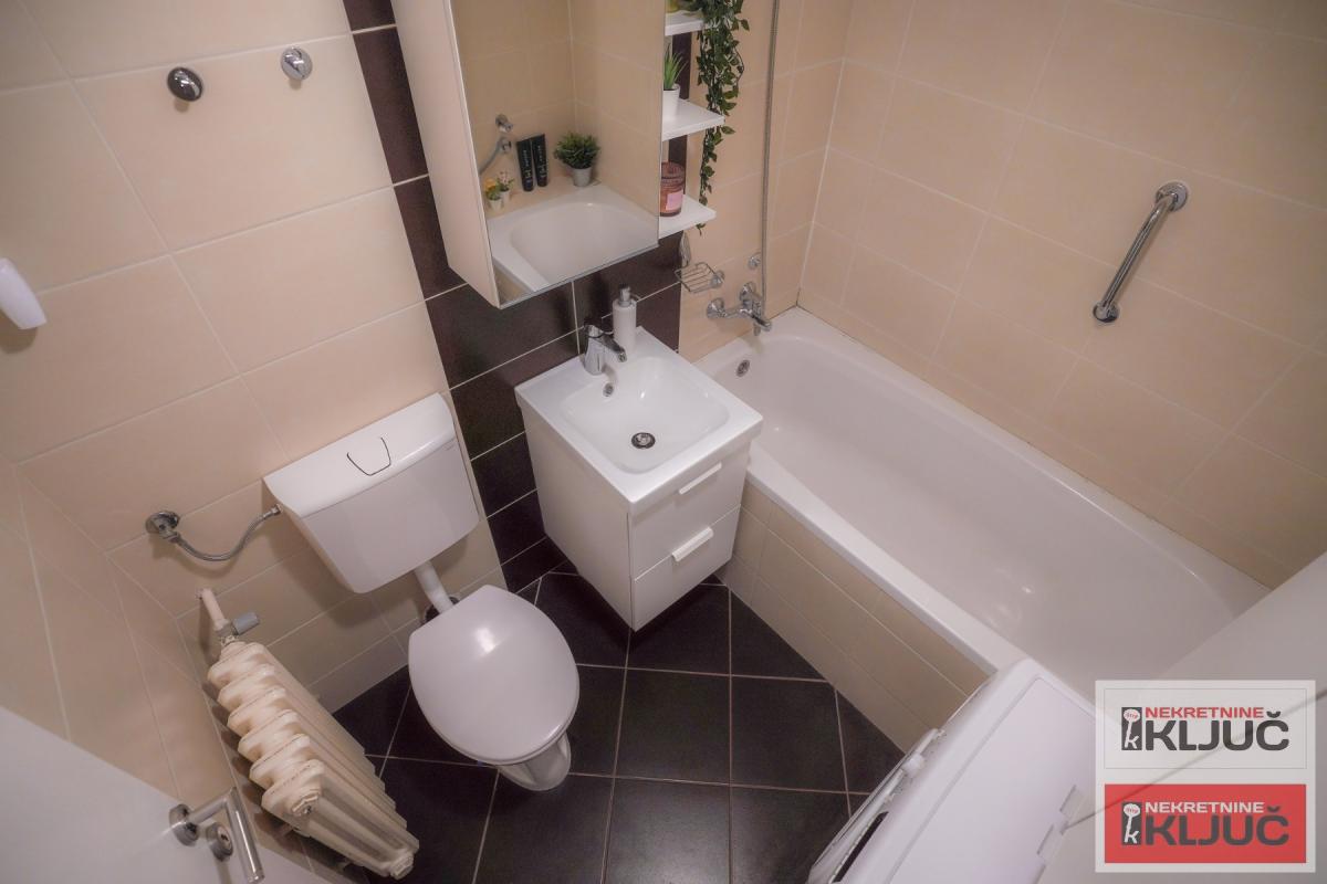 LIMAN 4, Dvoiposoban, 69m2+ Terasa, Renoviran 15